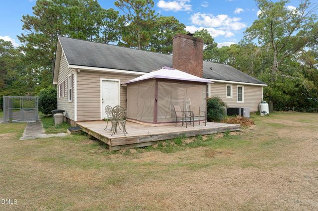 3523 Farm Circle Road, Fayetteville, NC 28306