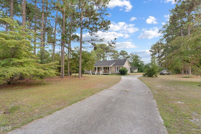 3523 Farm Circle Road, Fayetteville, NC 28306