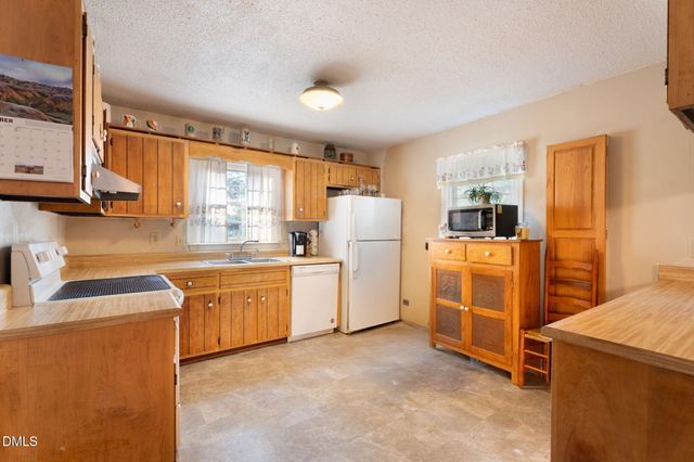 3523 Farm Circle Road, Fayetteville, NC 28306