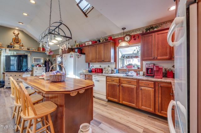 220 Treadway Trail, Jonesborough, TN 37659