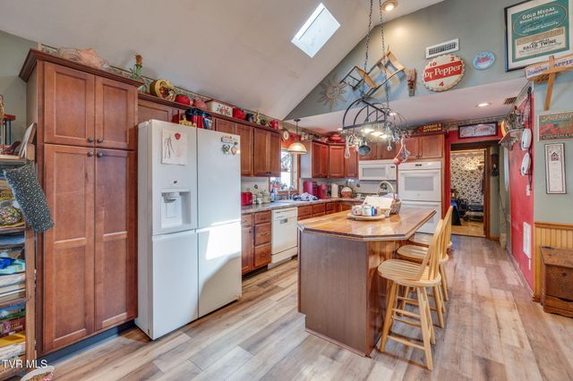 220 Treadway Trail, Jonesborough, TN 37659