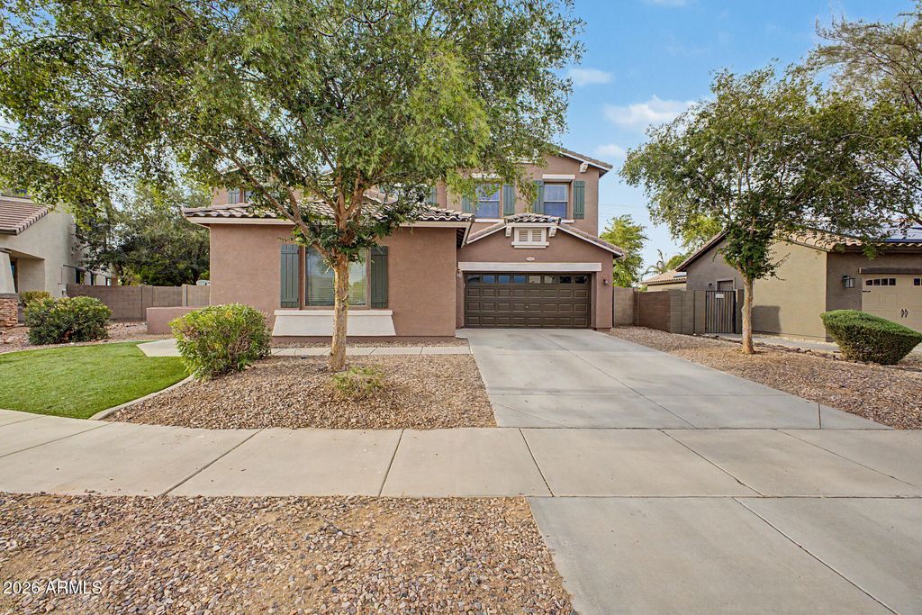 15864 W SHAW BUTTE Drive, Surprise, AZ 85379 — exterior