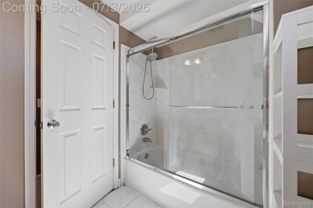 19714 Rosin Drive, Clinton Charter Township, MI 48038
