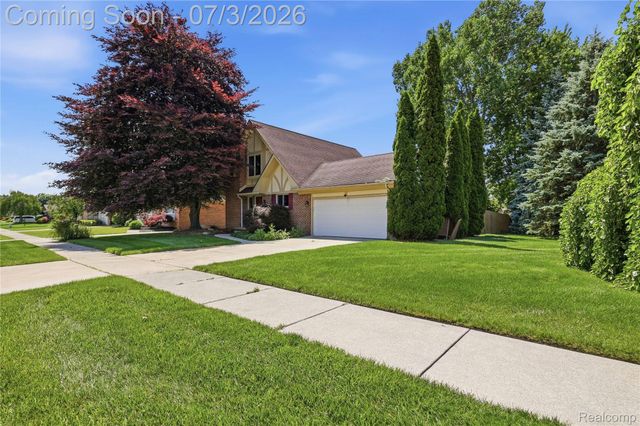 19714 Rosin Drive, Clinton Charter Township, MI 48038