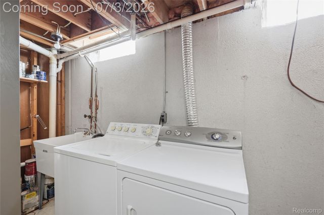 19714 Rosin Drive, Clinton Charter Township, MI 48038