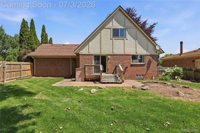 19714 Rosin Drive, Clinton Charter Township, MI 48038