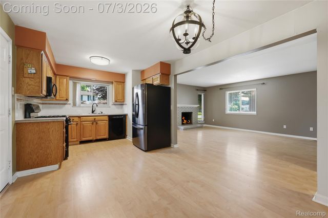 19714 Rosin Drive, Clinton Charter Township, MI 48038
