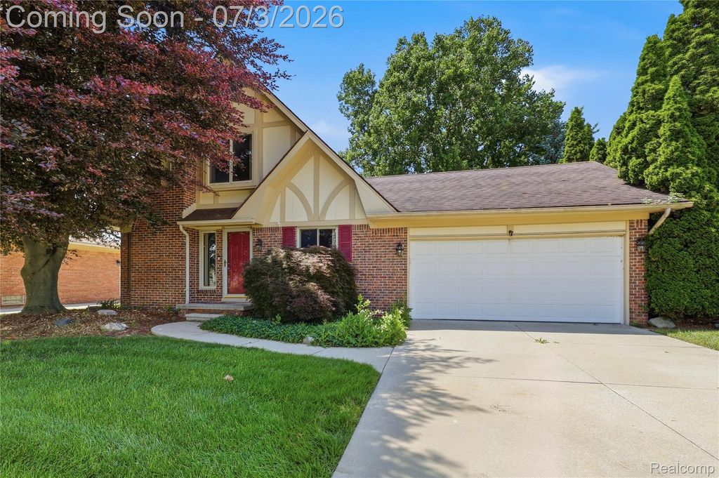19714 Rosin Drive, Clinton Charter Township, MI 48038