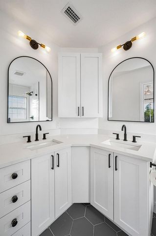 4320 HUNTINGTON STREET NE, St Petersburg, FL 33703