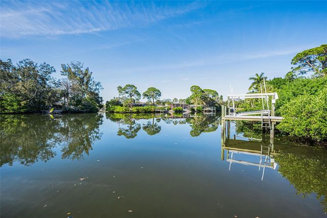 4320 HUNTINGTON STREET NE, St Petersburg, FL 33703