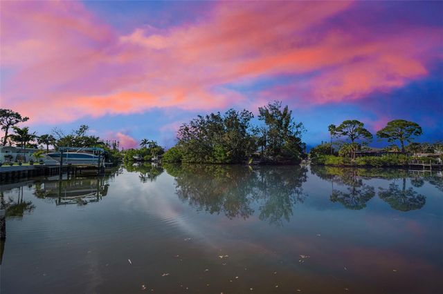 4320 HUNTINGTON STREET NE, St Petersburg, FL 33703