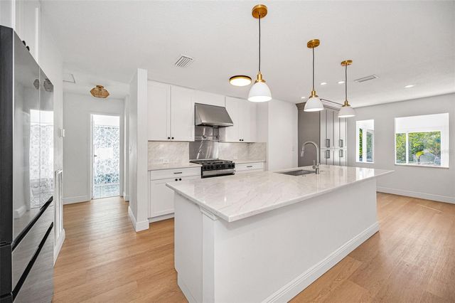 4320 HUNTINGTON STREET NE, St Petersburg, FL 33703