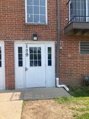 129 Elk Trail W 329, Carol Stream, IL 60188