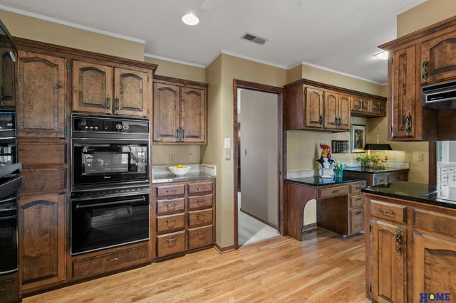 1918 Yorkshire Court, Lincoln, NE 68506