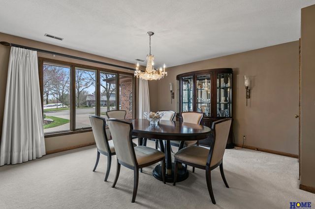 1918 Yorkshire Court, Lincoln, NE 68506