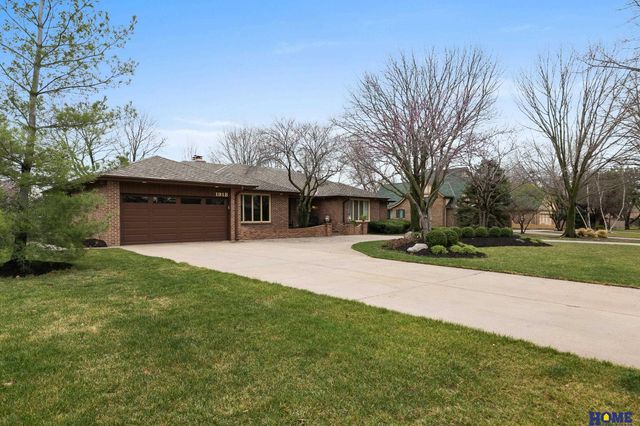 1918 Yorkshire Court, Lincoln, NE 68506