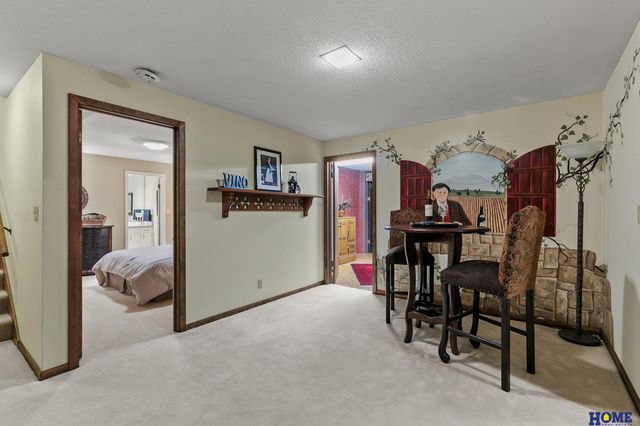 1918 Yorkshire Court, Lincoln, NE 68506