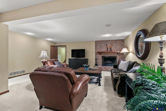 1918 Yorkshire Court, Lincoln, NE 68506