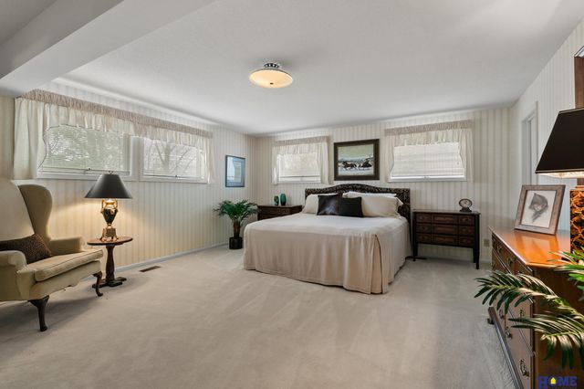 1918 Yorkshire Court, Lincoln, NE 68506