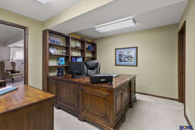 1918 Yorkshire Court, Lincoln, NE 68506