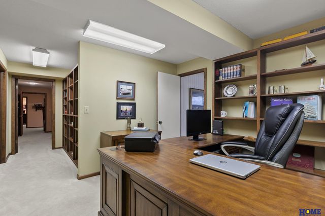 1918 Yorkshire Court, Lincoln, NE 68506