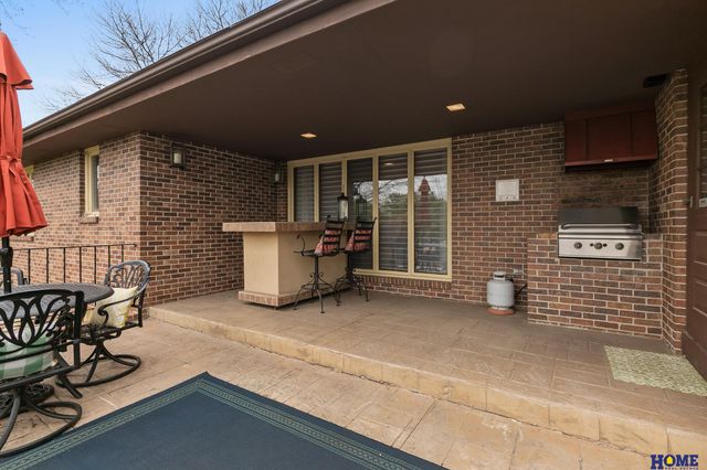 1918 Yorkshire Court, Lincoln, NE 68506