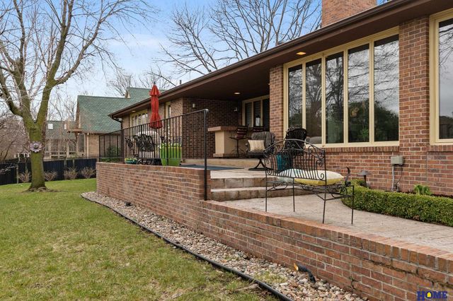 1918 Yorkshire Court, Lincoln, NE 68506