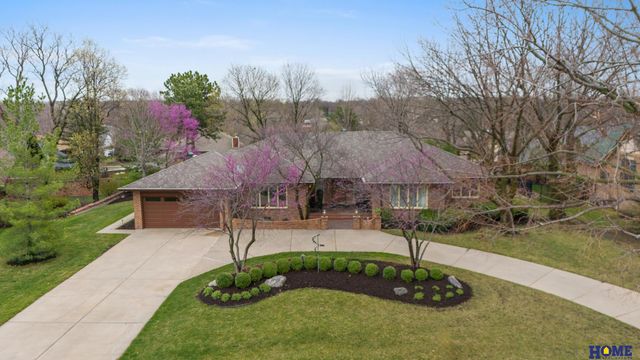 1918 Yorkshire Court, Lincoln, NE 68506