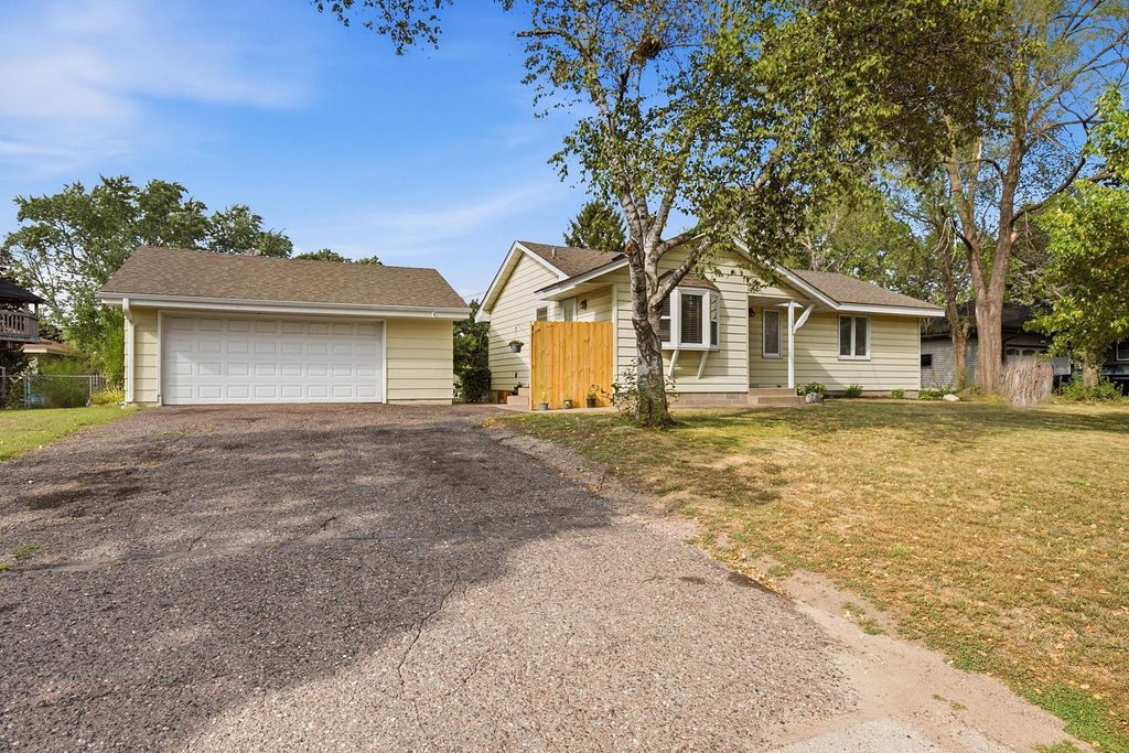 1600 Amy Lane, Brooklyn Center, MN 55430 — photo 2
