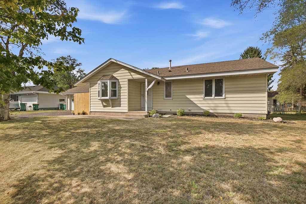 1600 Amy Lane, Brooklyn Center, MN 55430 — photo 3