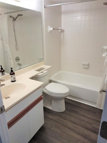 650 BIRD BAY DRIVE E 105, Venice, FL 34285