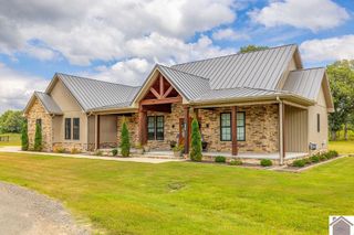 230 AYLY Estates Drive # 5, Mayfield, KY 42066