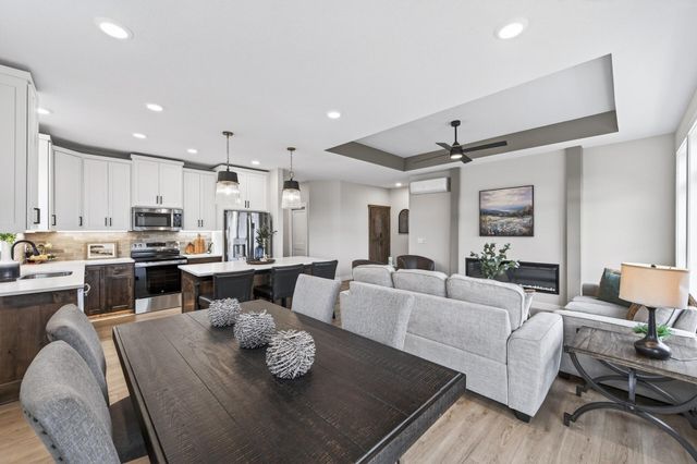 1201 Honeysuckle Lane, Cambridge, MN 55008