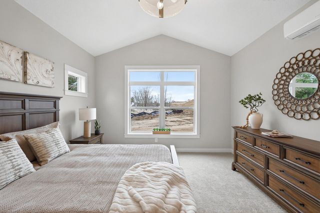 1201 Honeysuckle Lane, Cambridge, MN 55008