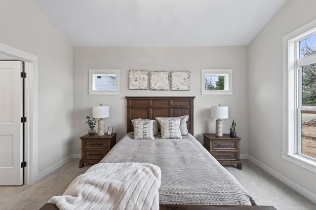 1201 Honeysuckle Lane, Cambridge, MN 55008