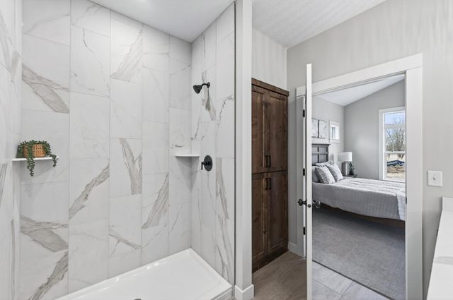 1201 Honeysuckle Lane, Cambridge, MN 55008