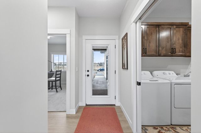 1201 Honeysuckle Lane, Cambridge, MN 55008