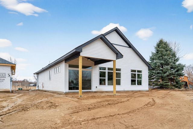 1201 Honeysuckle Lane, Cambridge, MN 55008