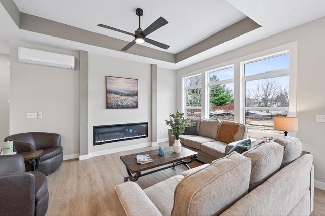 1201 Honeysuckle Lane, Cambridge, MN 55008