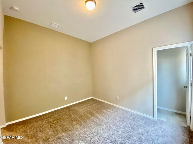 715 HC Gilbert Minjares Drive B, Socorro, TX 79927