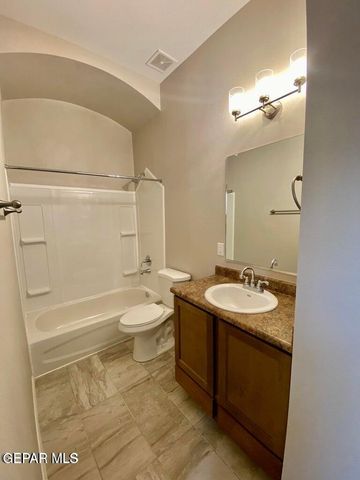 715 HC Gilbert Minjares Drive B, Socorro, TX 79927