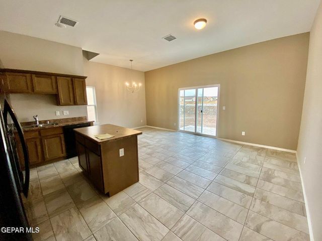 715 HC Gilbert Minjares Drive B, Socorro, TX 79927