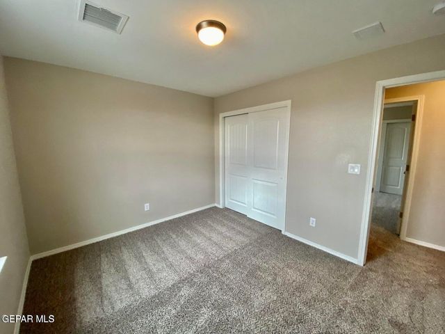 715 HC Gilbert Minjares Drive B, Socorro, TX 79927