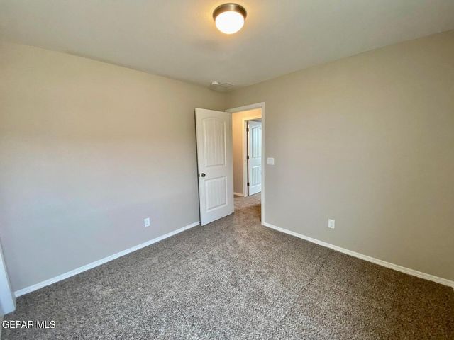 715 HC Gilbert Minjares Drive B, Socorro, TX 79927