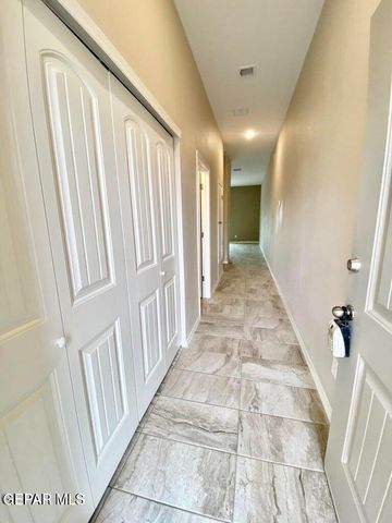 715 HC Gilbert Minjares Drive B, Socorro, TX 79927