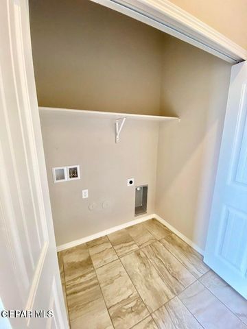 715 HC Gilbert Minjares Drive B, Socorro, TX 79927