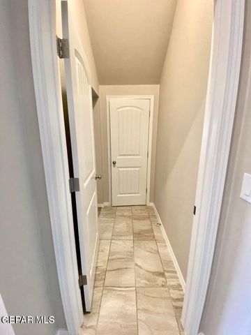 715 HC Gilbert Minjares Drive B, Socorro, TX 79927