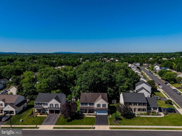 602 BRISBAIN LN, Enola, PA 17025