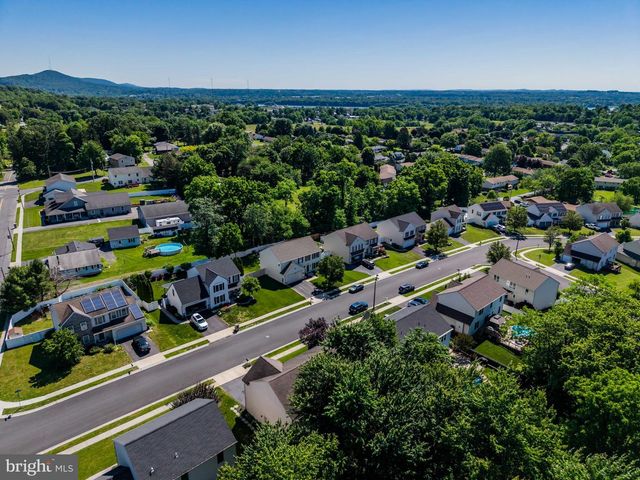 602 BRISBAIN LN, Enola, PA 17025