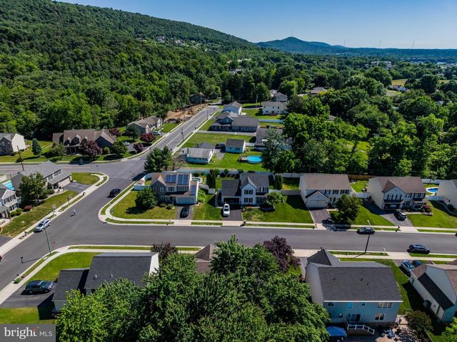 602 BRISBAIN LN, Enola, PA 17025
